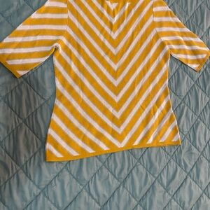 Ann Taylor Mustard and White Chevron Short Sleeve Tee